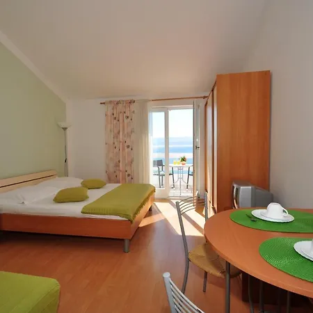 Anastazija Sea View 公寓 *
