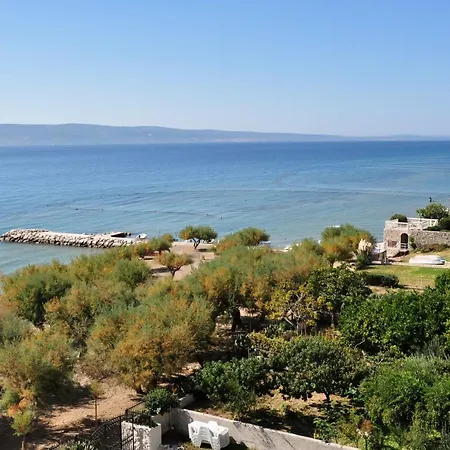 Anastazija Sea View * 奥米什